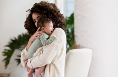 Mijn pasgeboren baby stopt niet met huilen: wat nu?