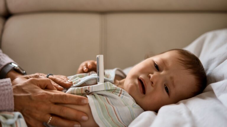 Baby heeft koorts door tandjes