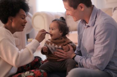 Eetschema baby 6 maanden: zo ziet een dag eruit